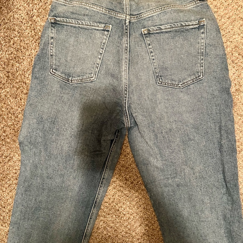 Old Navy Light Blue Distressed Extra High Rise Curvy Straight Leg Jeans Size 10 - Picture 8 of 8
